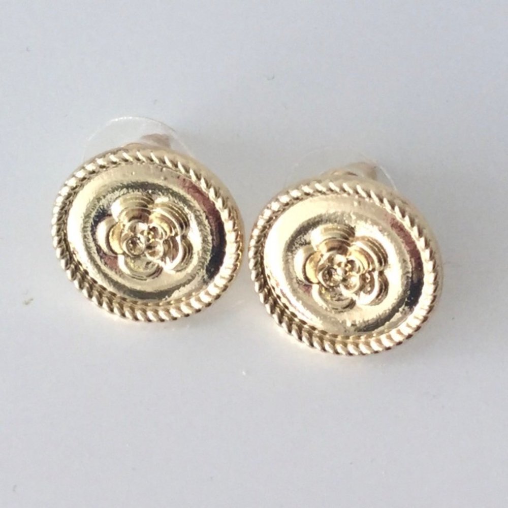 Floral Round Earrings